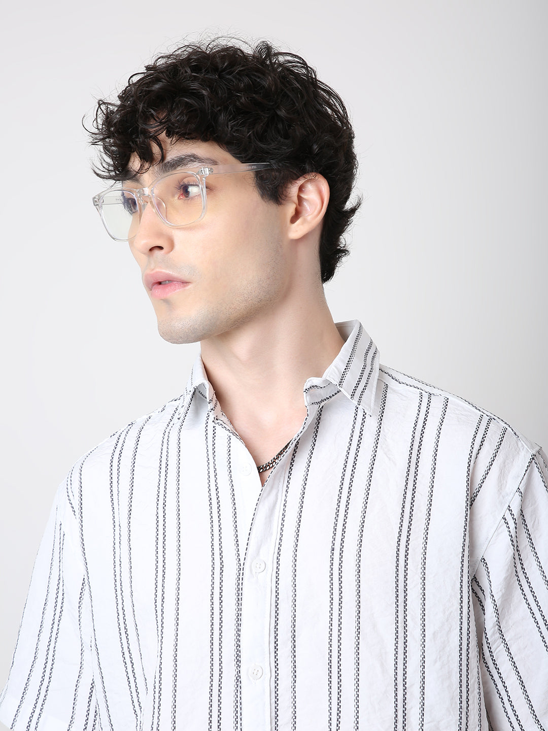 WHITE VERTICAL STRIPE SHIRT