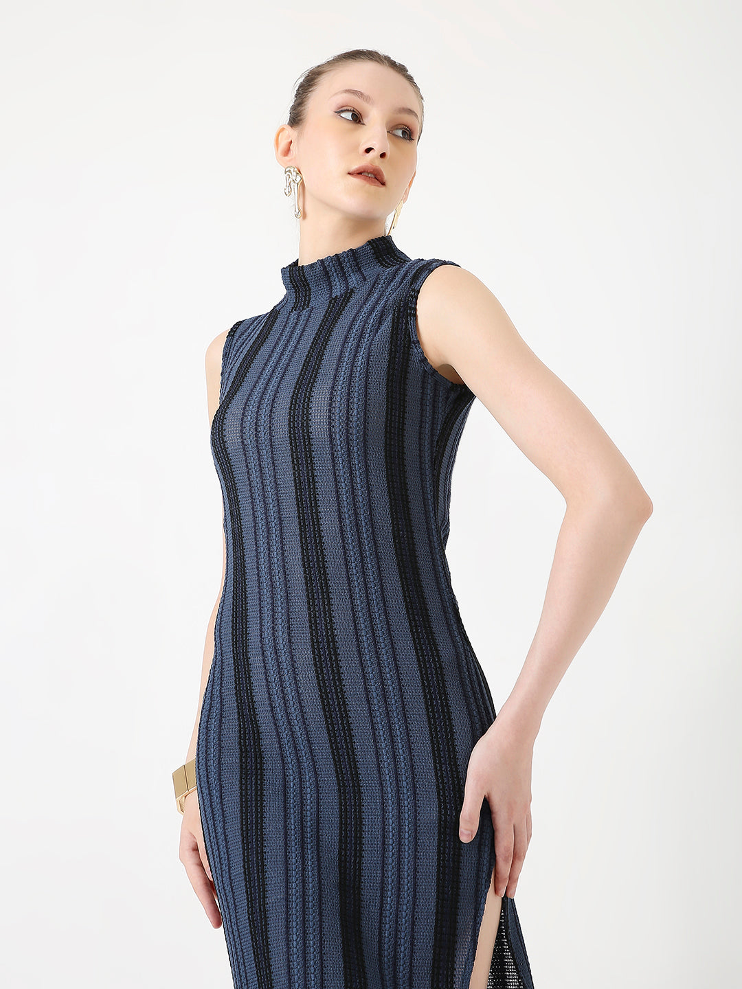 BLUE STRIPED PATTERNED SLEEVELESS HIGH NECK SHORT SLIT DRESS