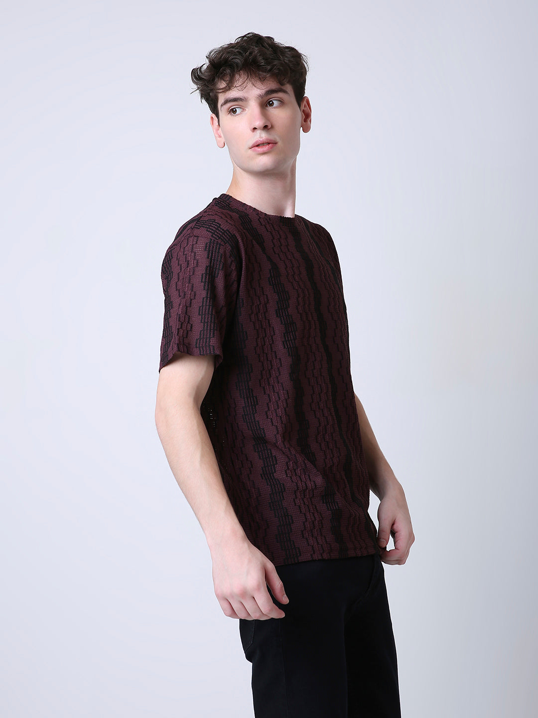 BURGUNDY TEXTURED STRIPED TSHIRT