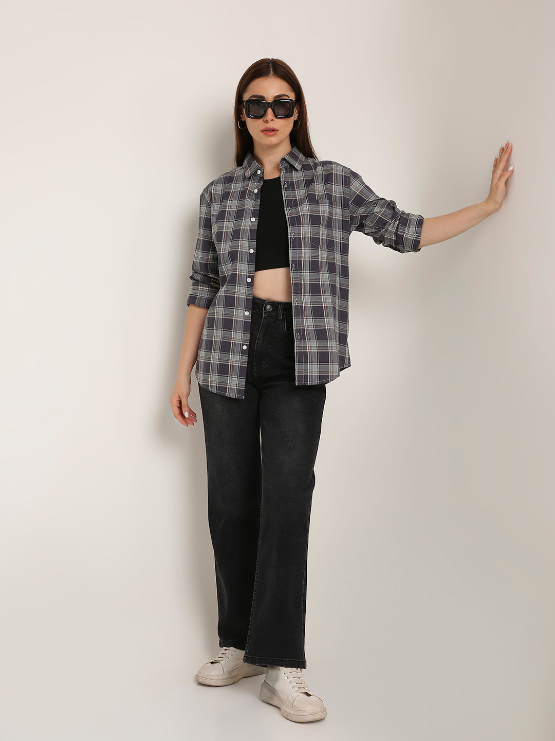 Black Mid-Wash High-Rise Straight Fit Jeans