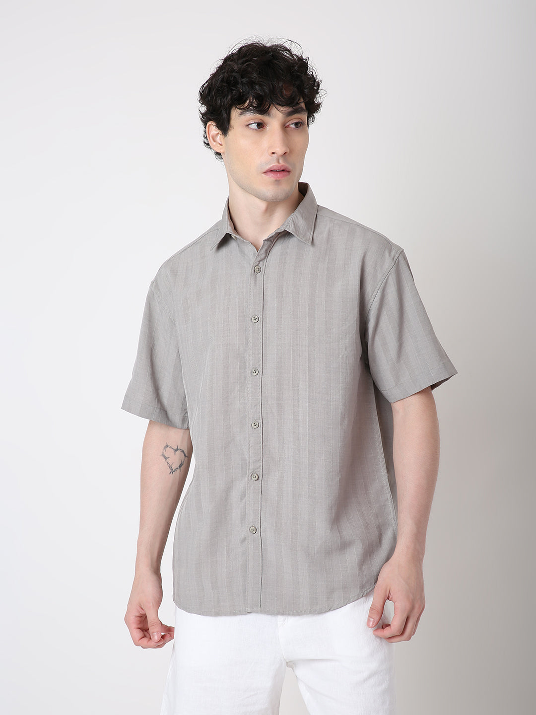PREMIUM WEIGHTLESS SHORT SLEEVE SHIRT
