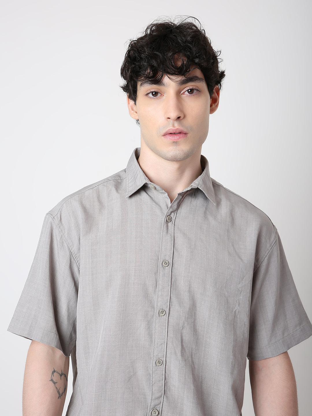 PREMIUM WEIGHTLESS SHORT SLEEVE SHIRT