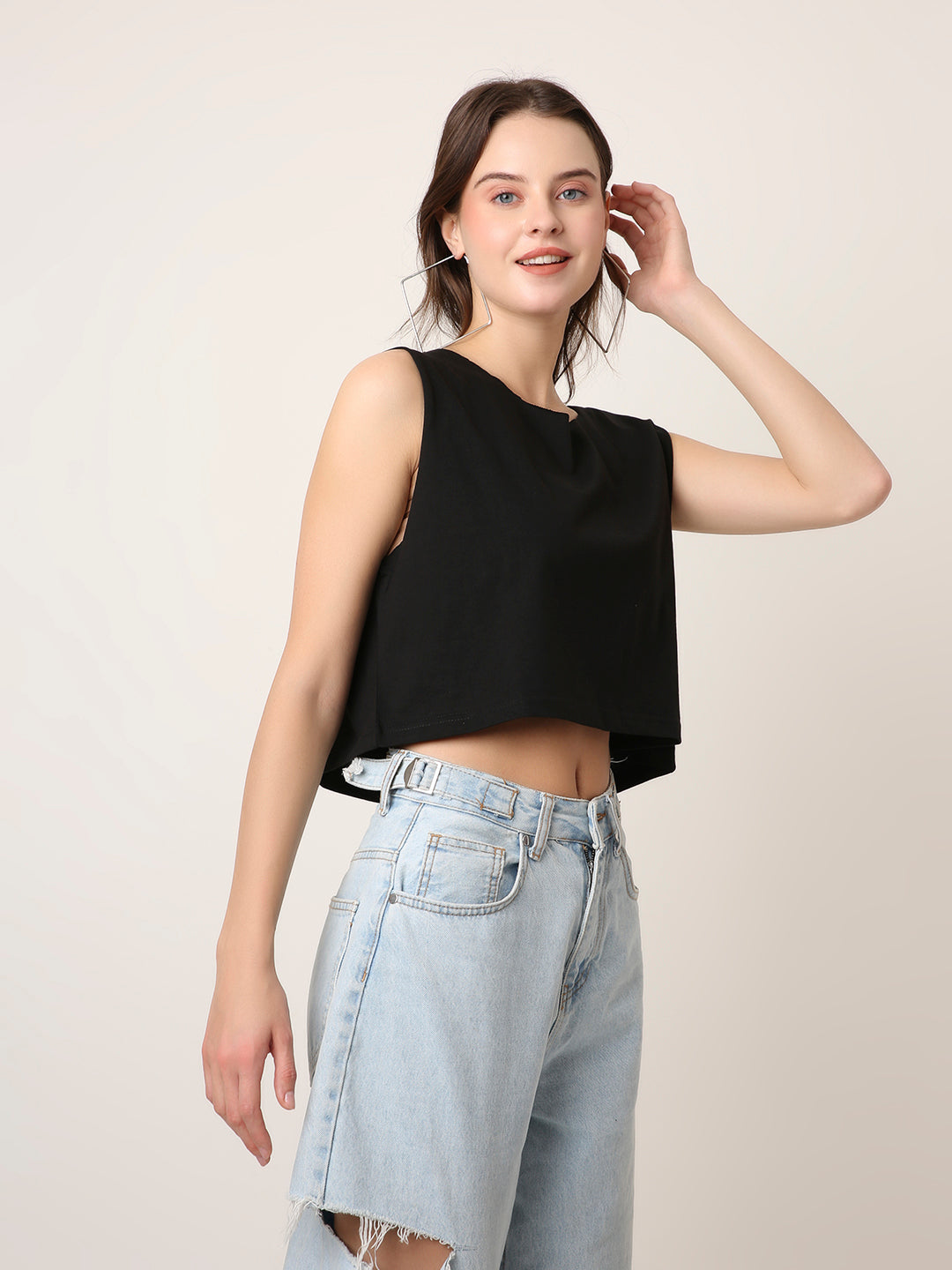 BLACK Sleeveless Crop Top