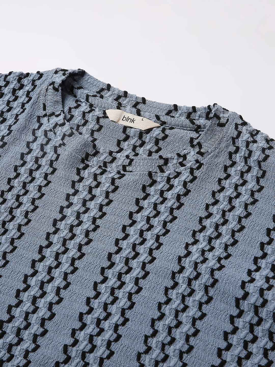 BLUE STRIPED PATTERNED TSHIRT