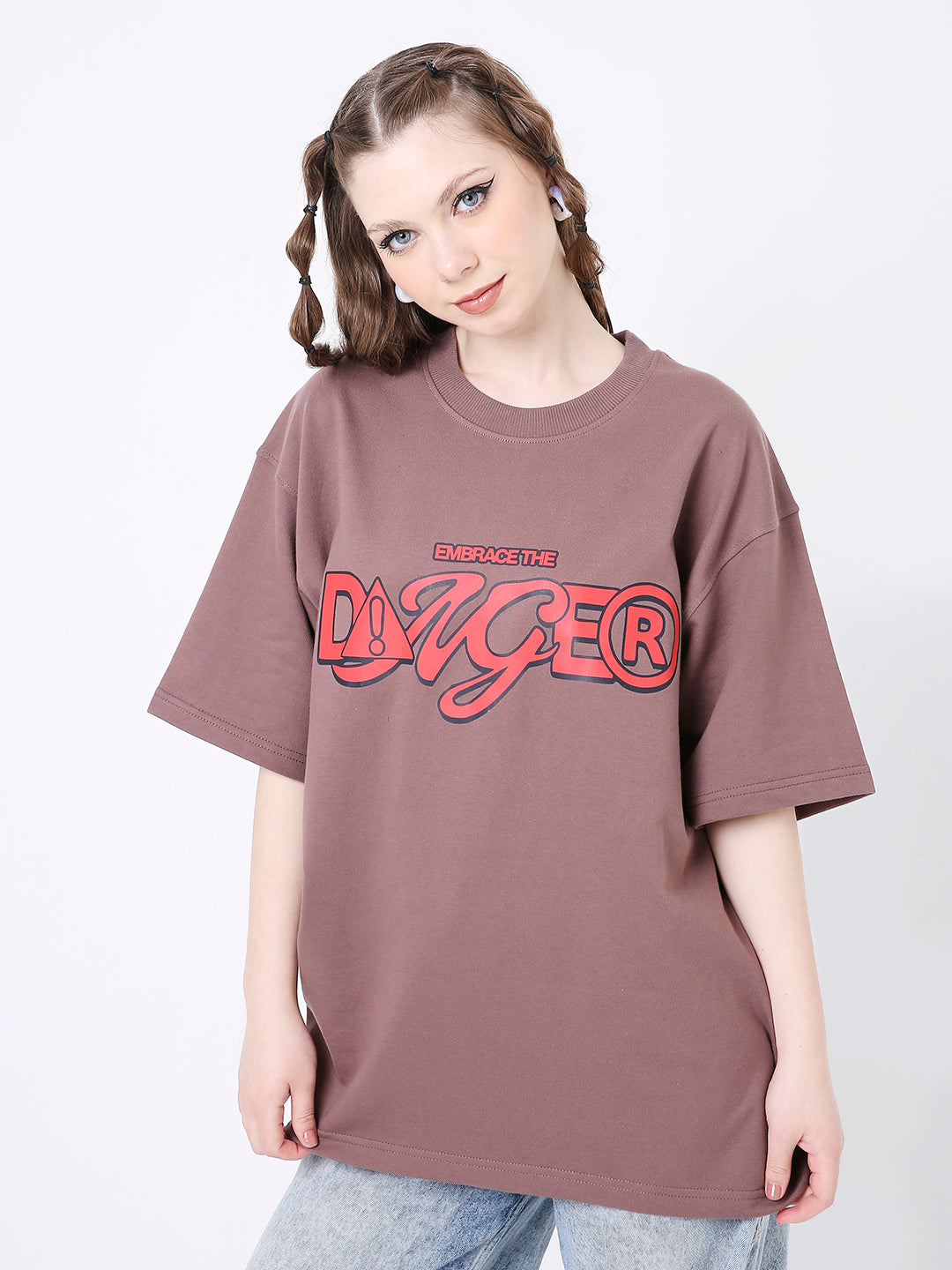 Oversize old rose t-shirt with red and black "Danger" graphic print, relaxed fit, short sleeves.
