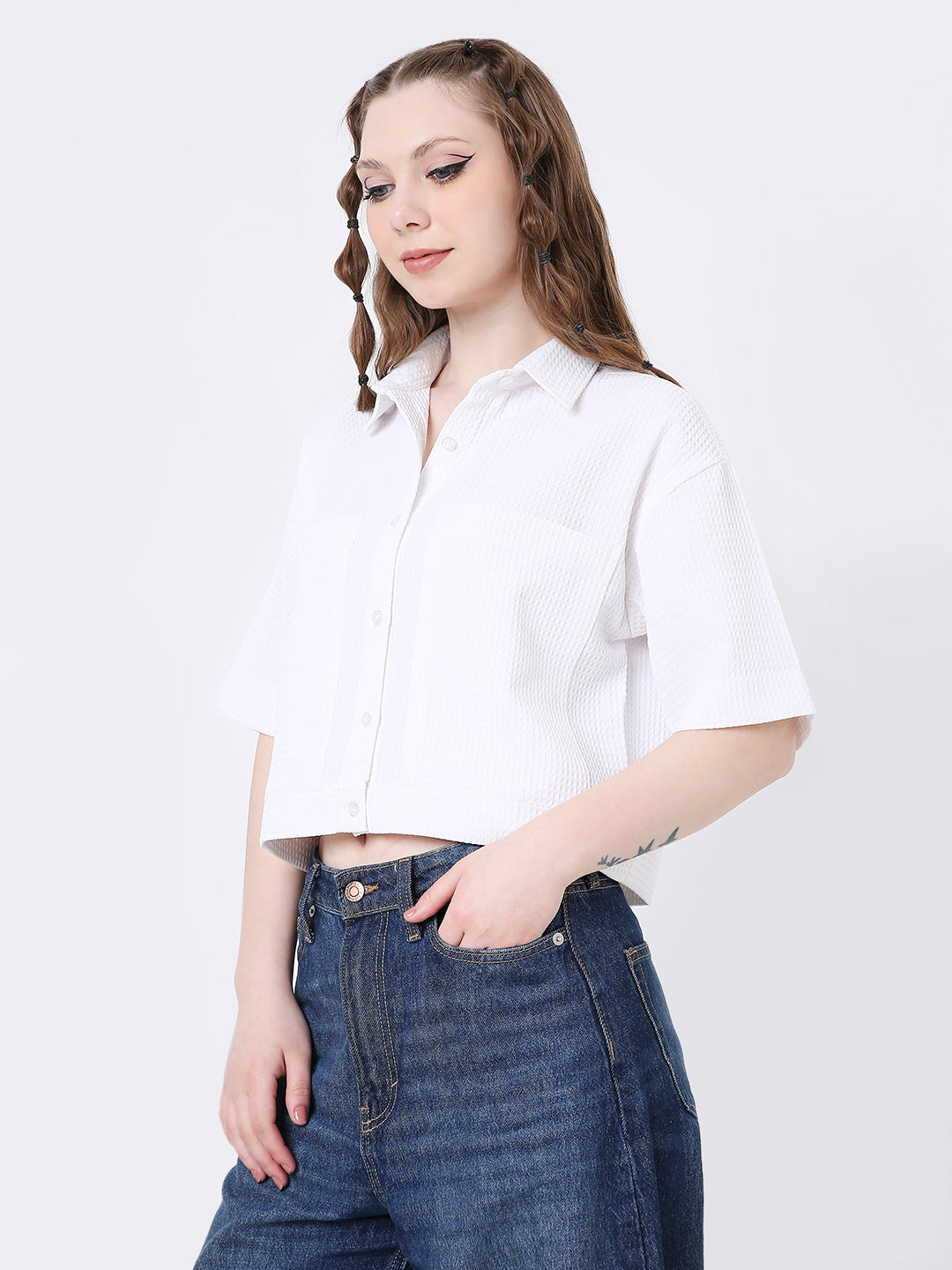 WHITE TEXTURED CROPPED SHIRT