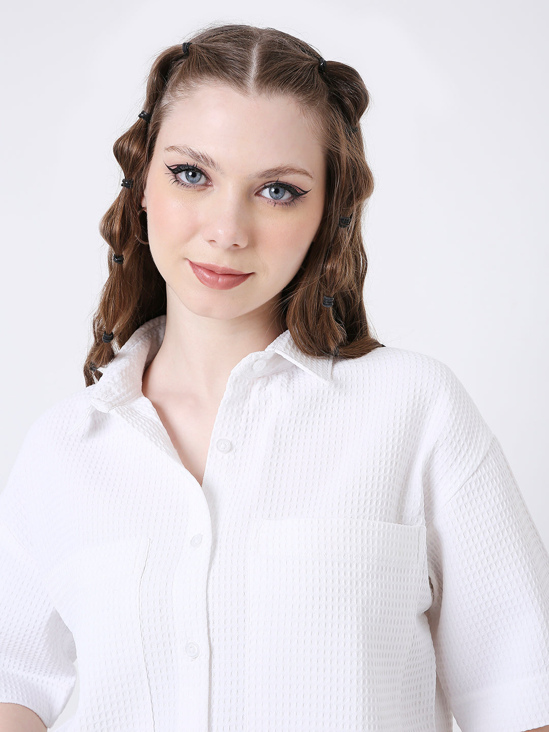 WHITE TEXTURED CROPPED SHIRT