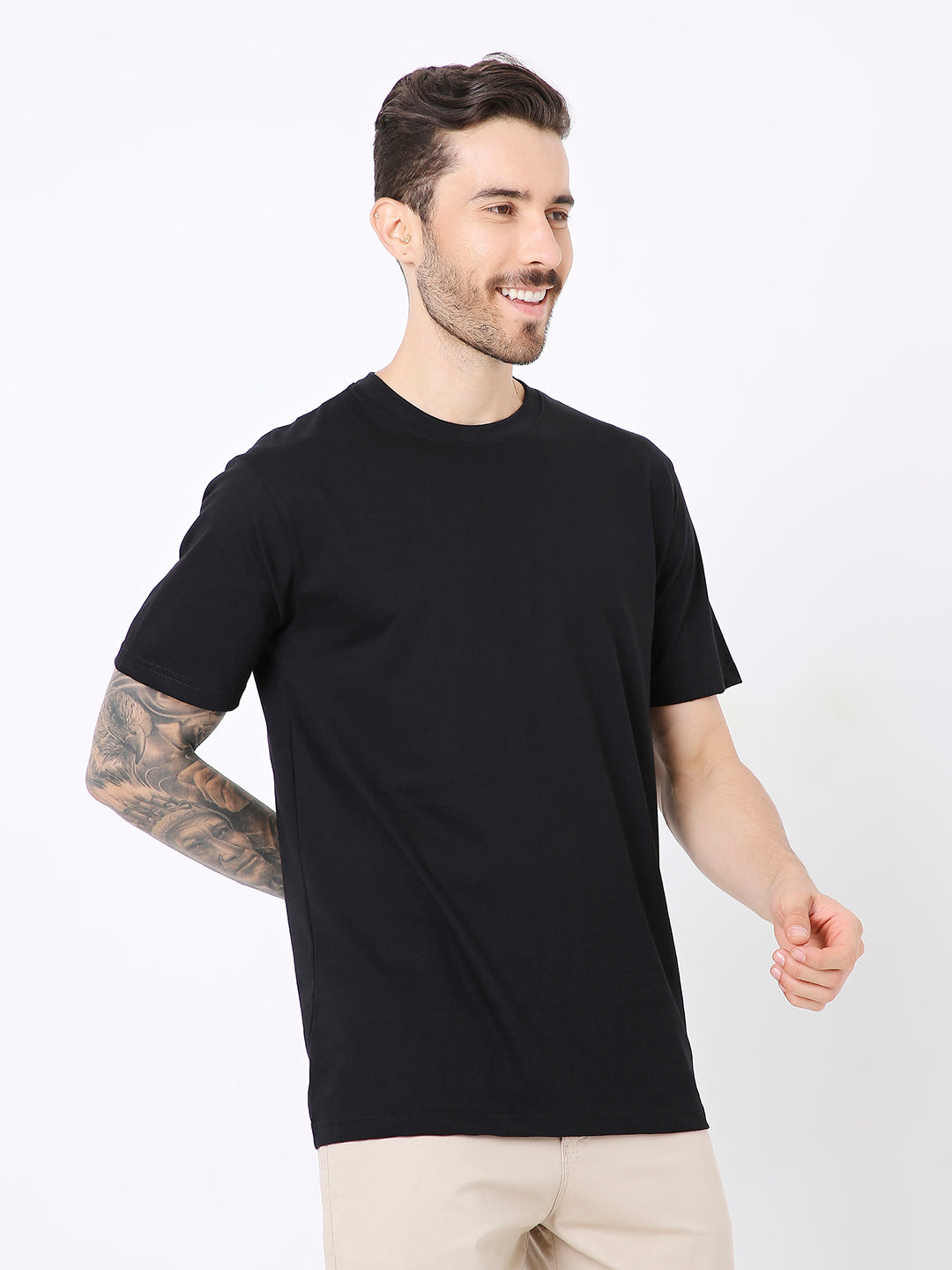 REGULAR TSHIRT: BLACK