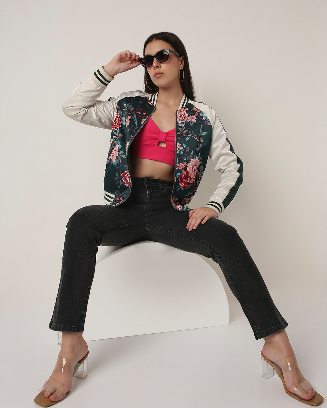 Black MID-WASH High-Waist Slim-Fit Jeans