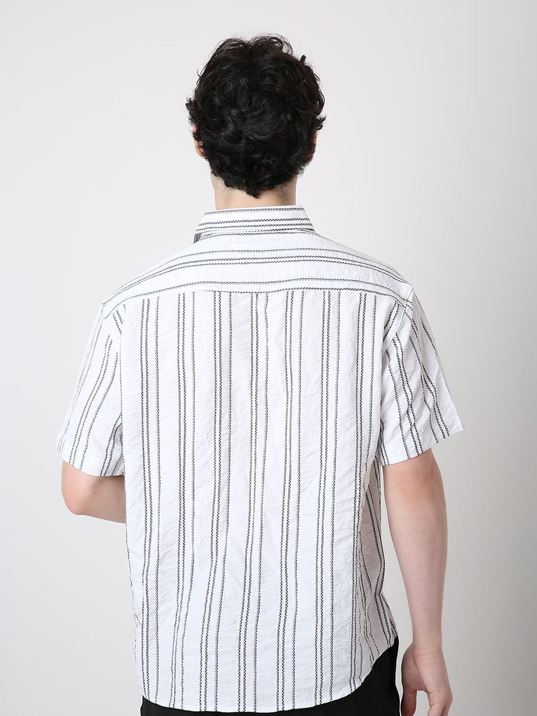 BREEZY VERTICAL STRIPE SHORT SLEEVE SHIRT