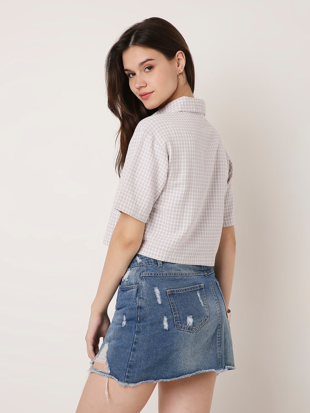 CHIC STRUCTURED BUTTON-DOWN CROPPED POLO
