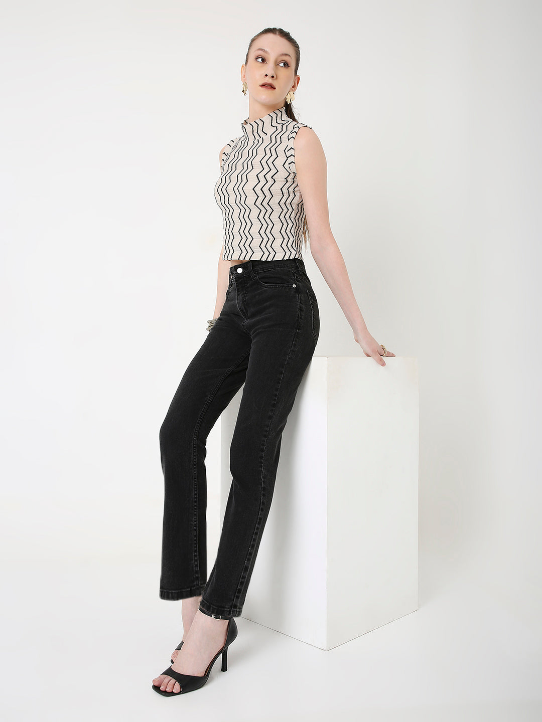 CLASSIC HIGH RISE STRAIGHT FIT CHARCOAL BLACK JEANS
