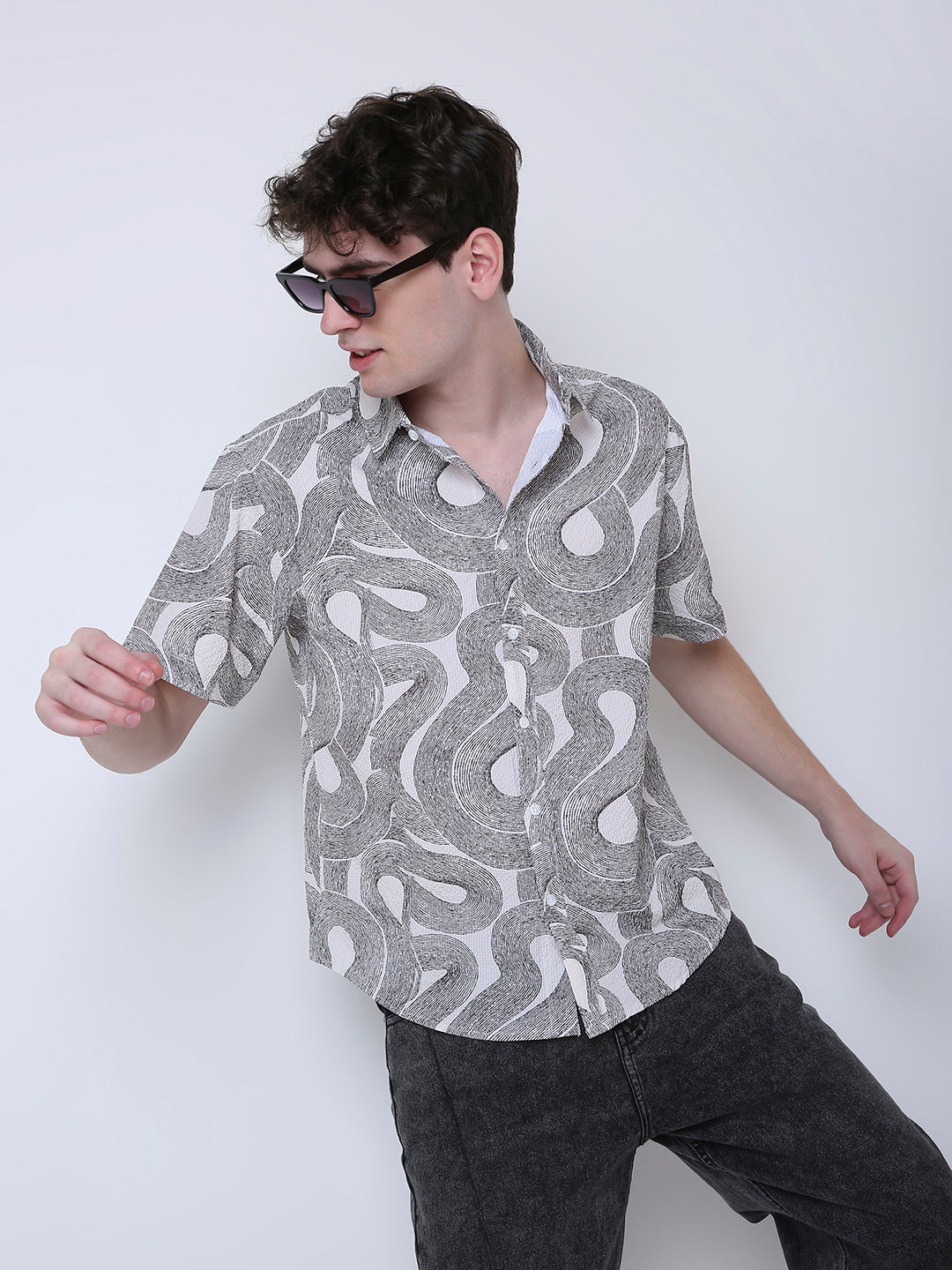ABSTRACT PRINTED TEXTURED SHORT SLEEVE SHIRT