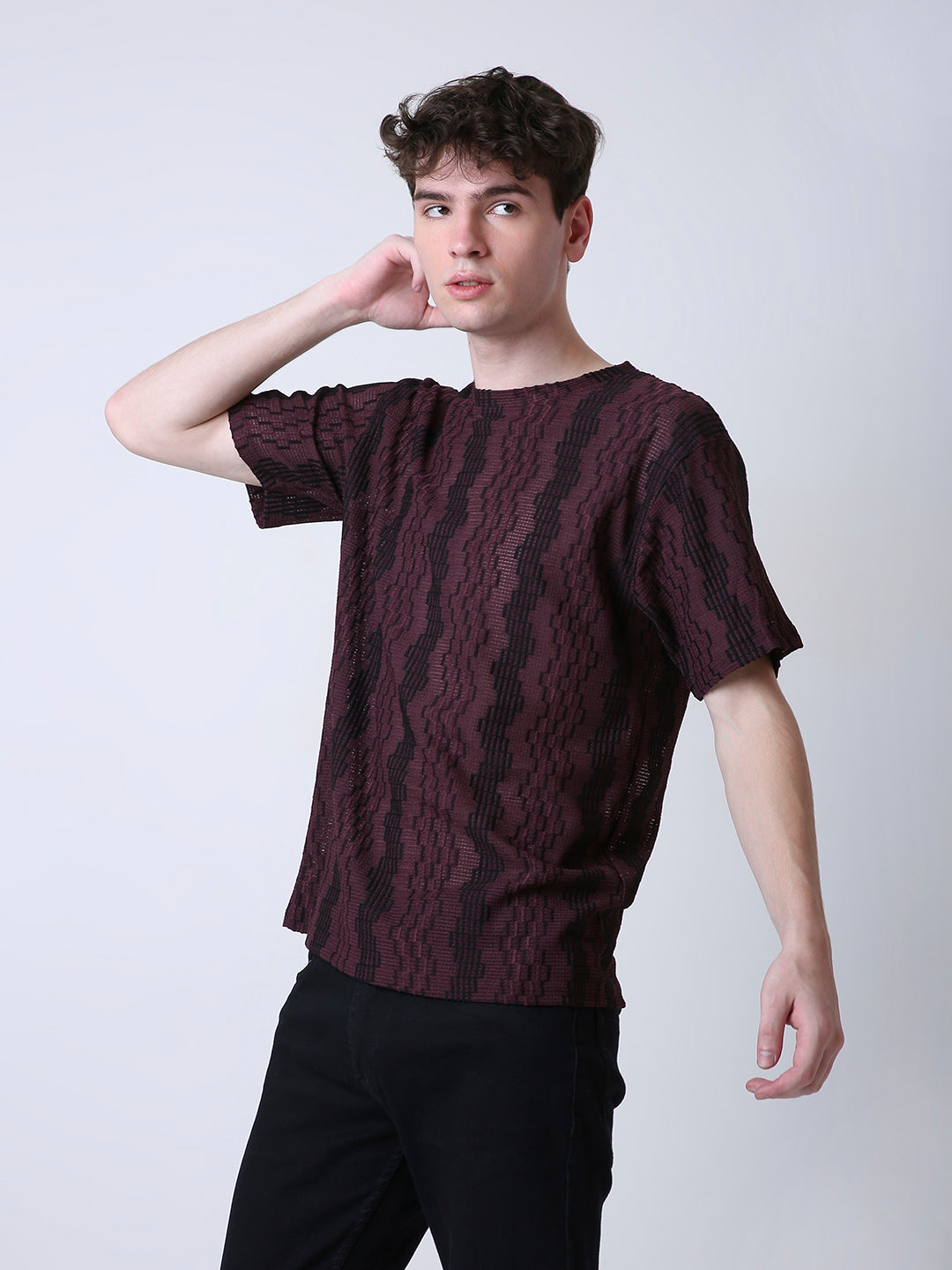 BURGUNDY TEXTURED PATTERN SHORT SLEEVE T-SHIRT