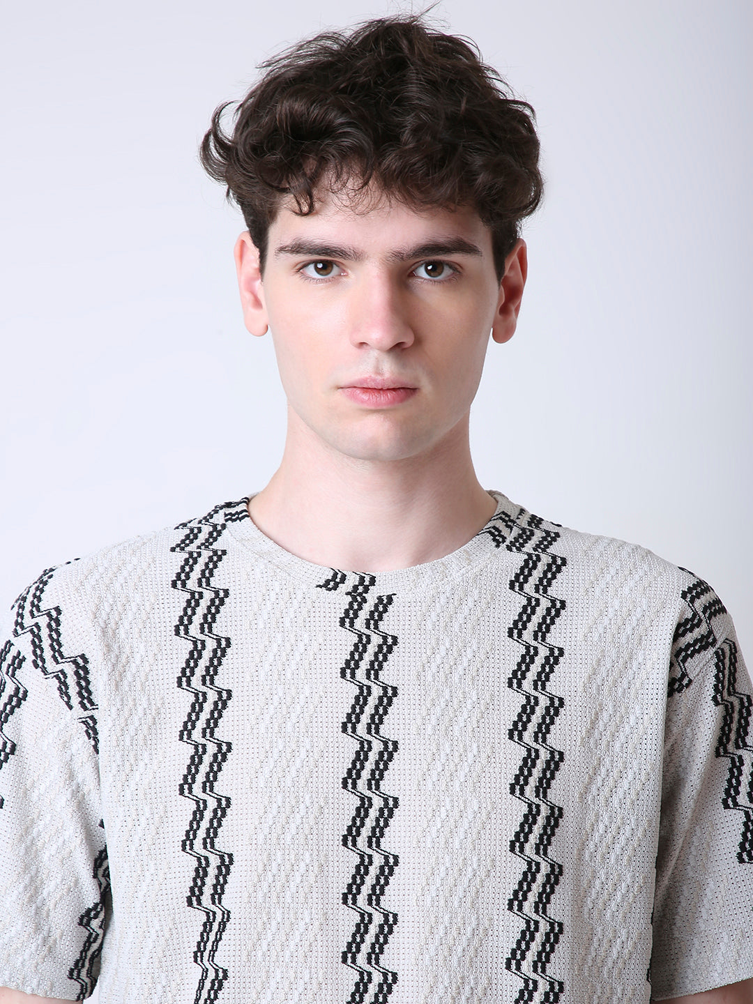 LIGHT GREY TEXTURED ZIGZAG STRIPE T-SHIRT