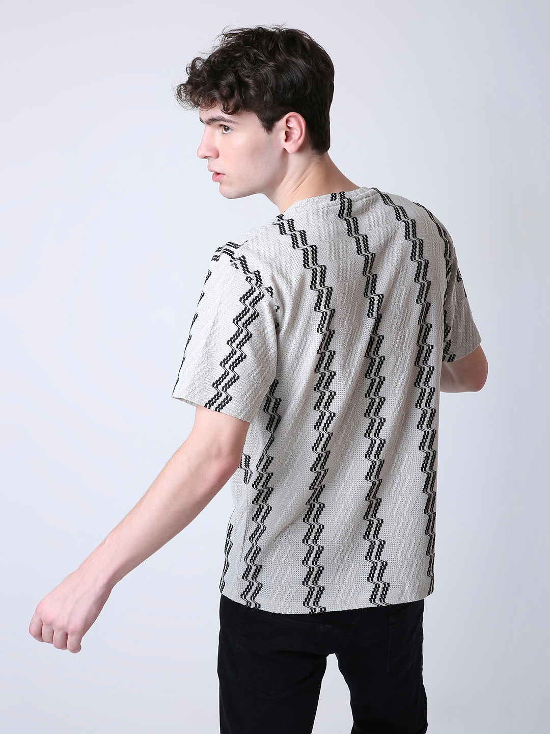 LIGHT GREY TEXTURED ZIGZAG STRIPE T-SHIRT