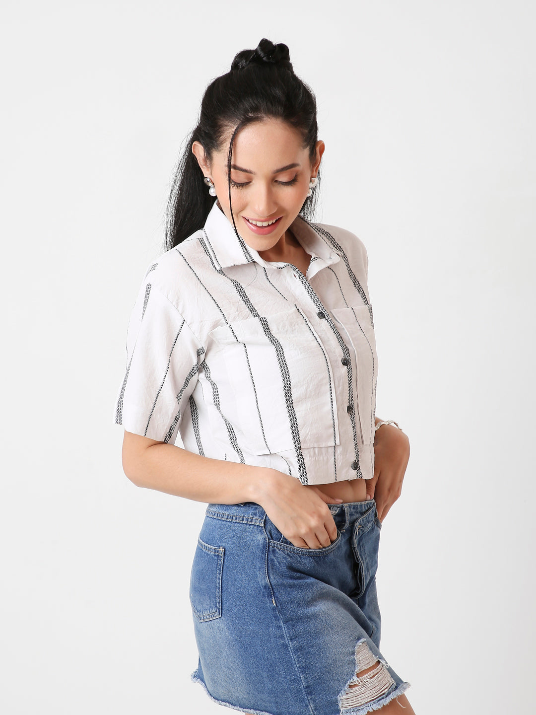 VERTICAL STRIPED CROPPED SHIRT
