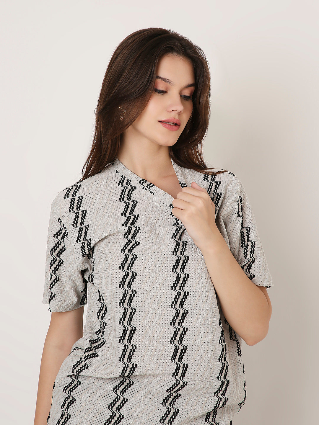 ABSTRACT PATTERNED CREW NECK BOYFRIEND T-SHIRT