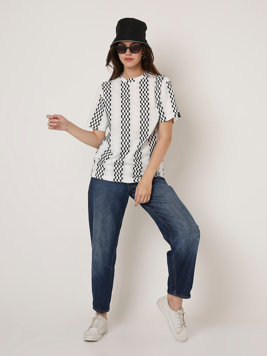 ABSTRACT PATTERNED CREW NECK BOYFRIEND T-SHIRT