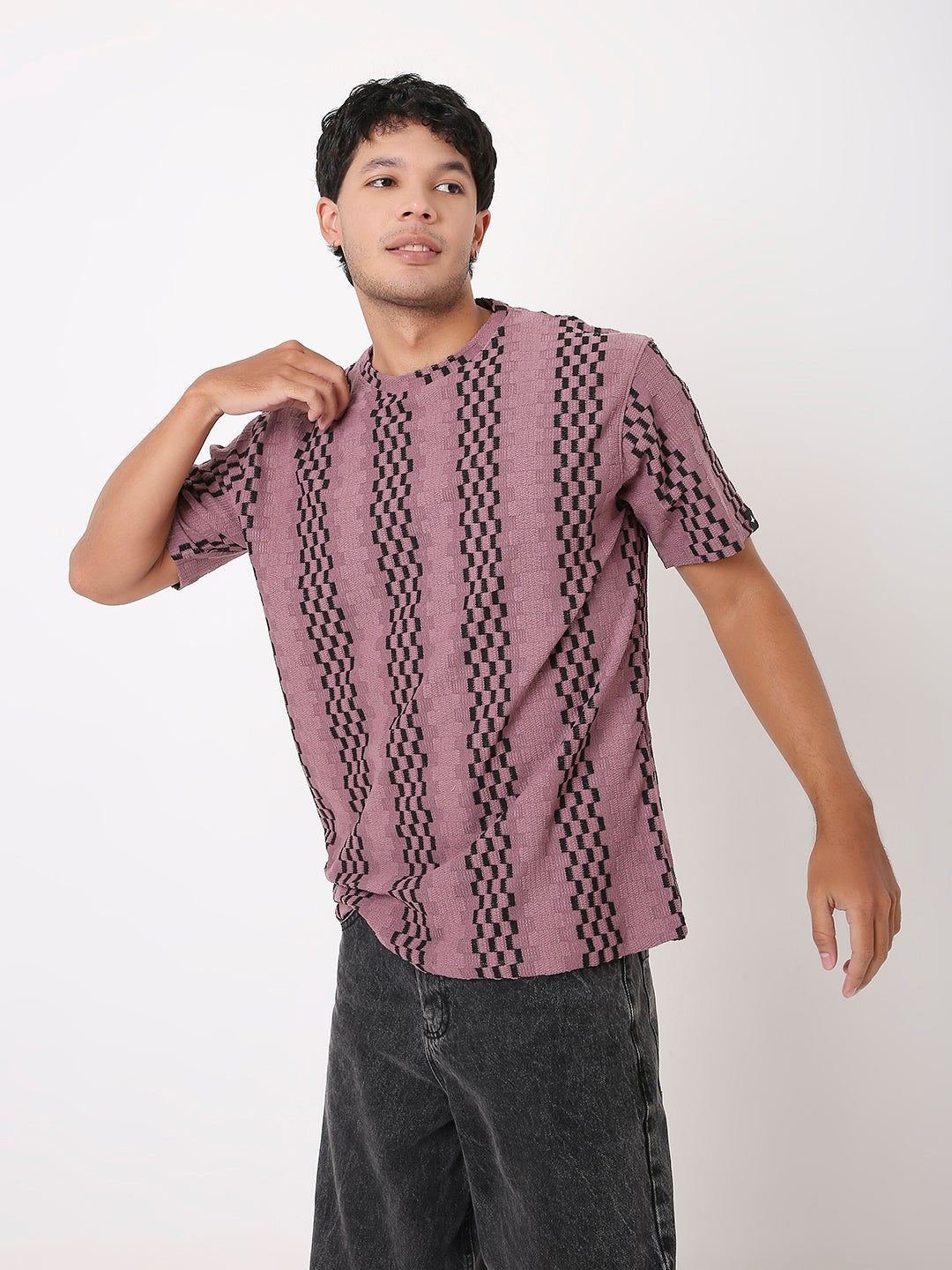 PLUM STRIPED PATTERNED TSHIRT