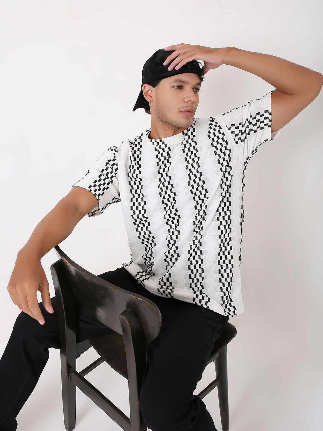 UNISEX TEXTURED SHORT SLEEVE PATTERNED T-SHIRT FOR MEN