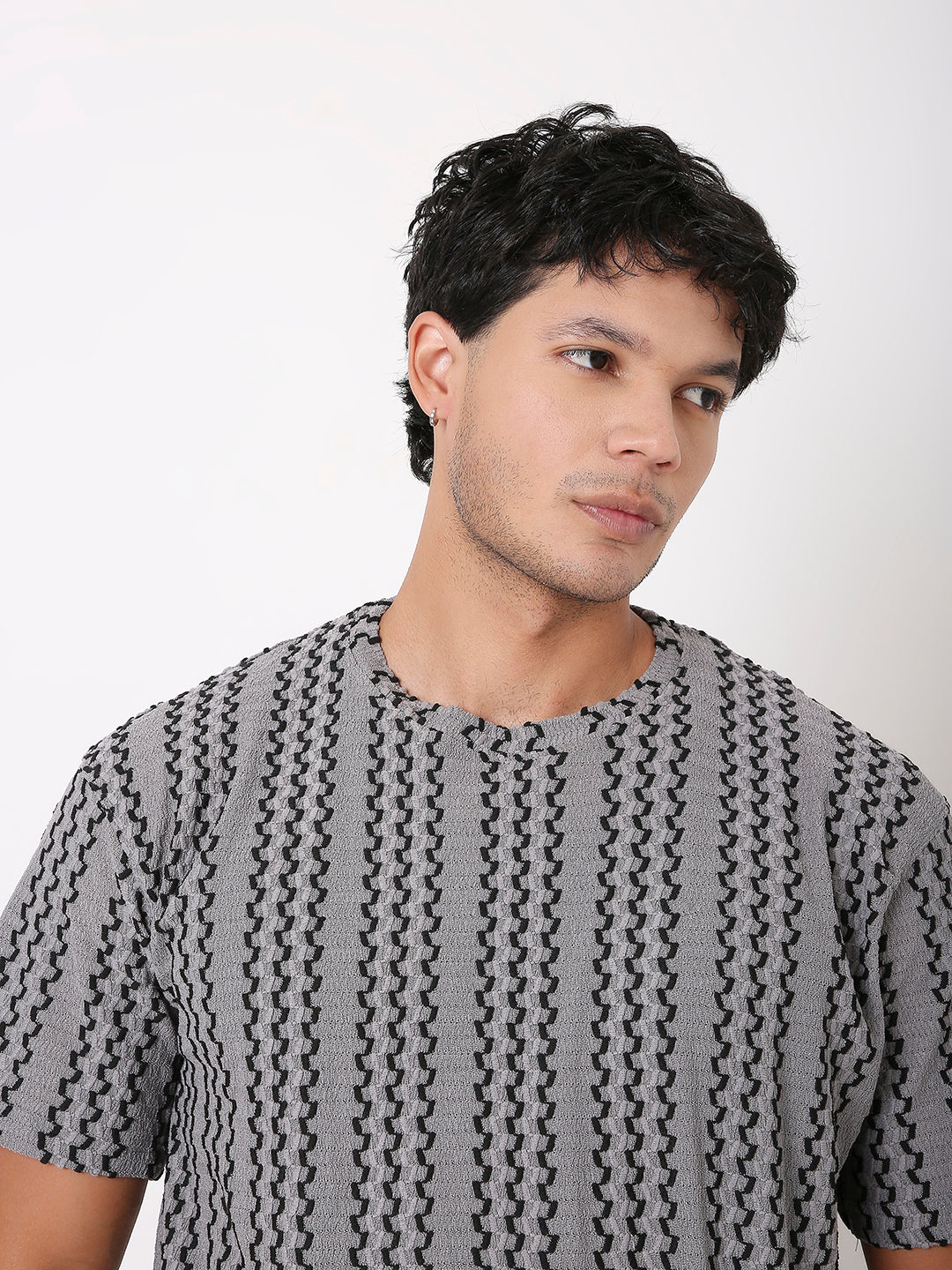 UNISEX TEXTURED SHORT SLEEVE PATTERNED T-SHIRT FOR MEN