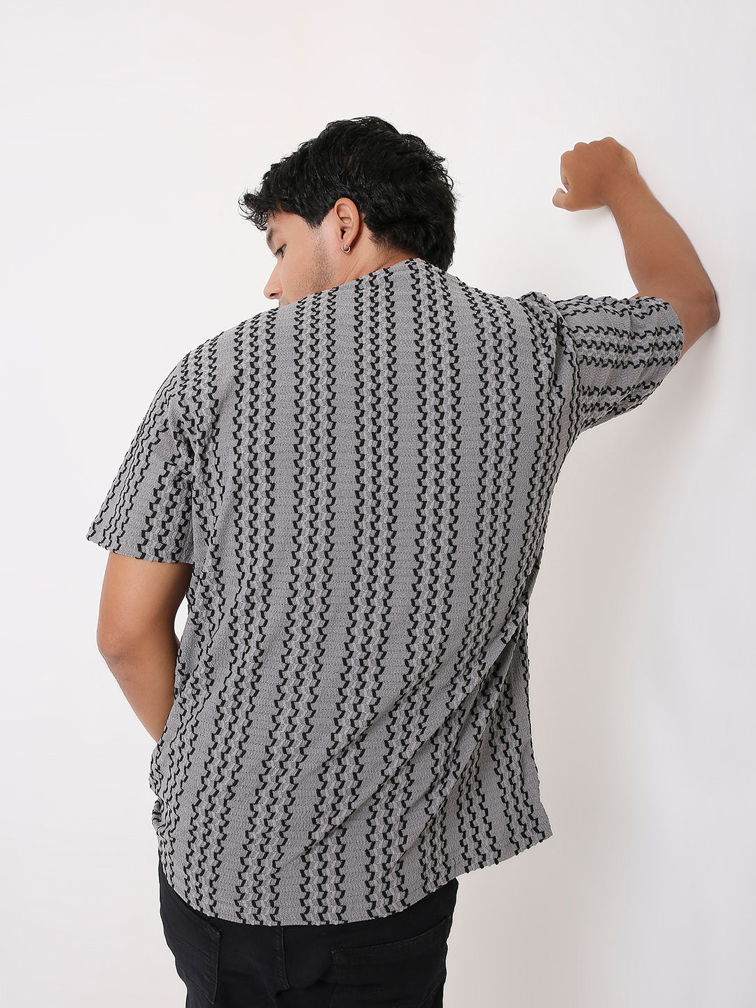 UNISEX TEXTURED SHORT SLEEVE PATTERNED T-SHIRT FOR MEN