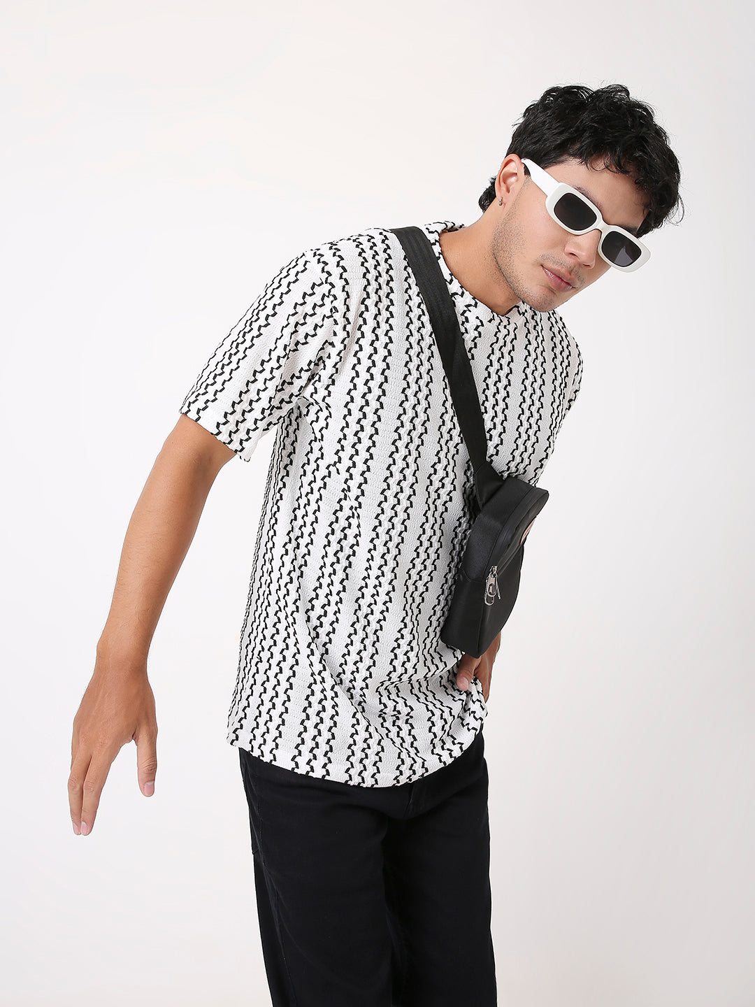 WHITE STRIPED PATTERNED  TSHIRT