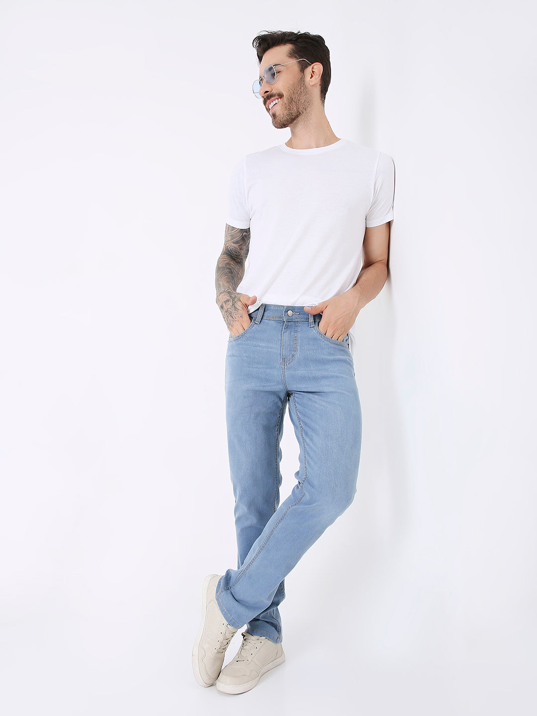 MEN MID BLUE WASH STRAIGHT FIT DENIM JEANS