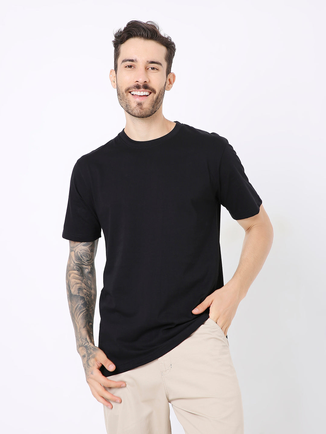 REGULAR TSHIRT: BLACK