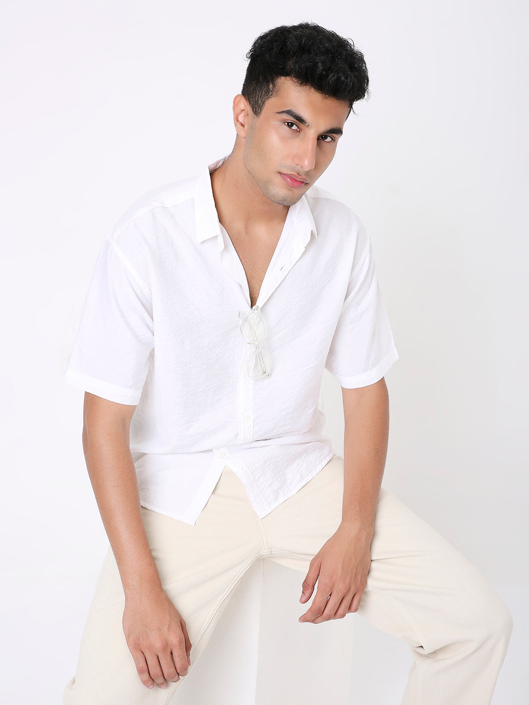 ESSENTIAL WHITE SOLID SHIRT