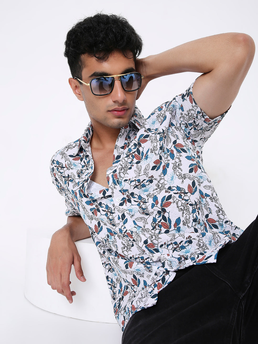 FLORAL PRINTED TEXTURED SHORT SLEEVE SHIRT