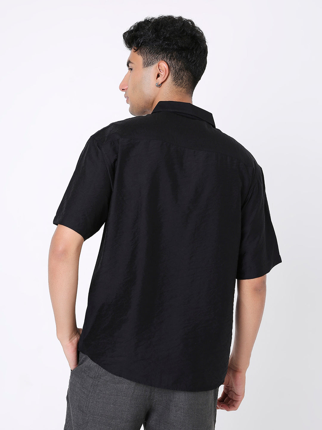 BLACK ESSENTIAL VISCOSE SHIRT