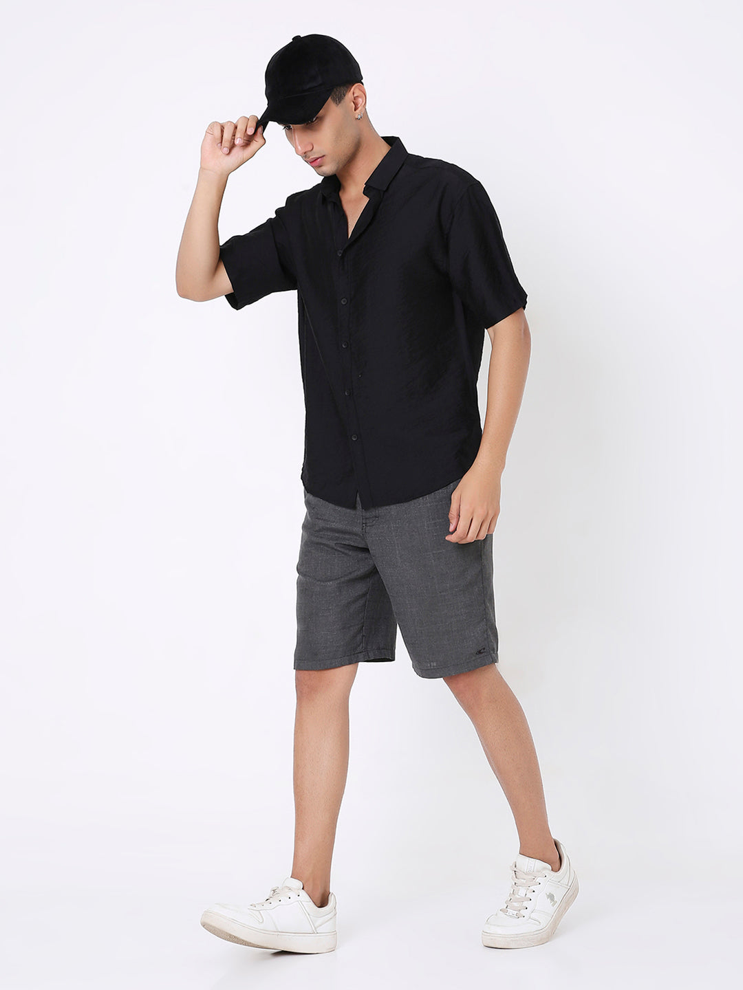 ESSENTIAL BLACK SOLID SHIRT